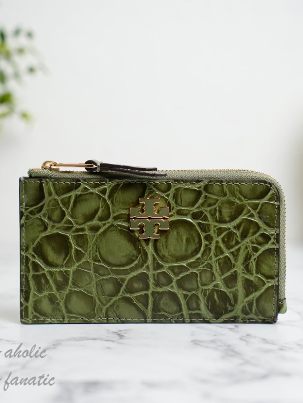 Tory Burch Britten Embossed CrocLeather Zip Card Case in Soft Ivy NWT